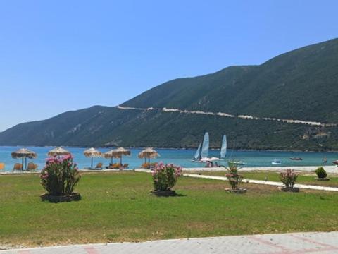 Sunwaves Beach Hotel Vasiliki  Ngoại thất bức ảnh